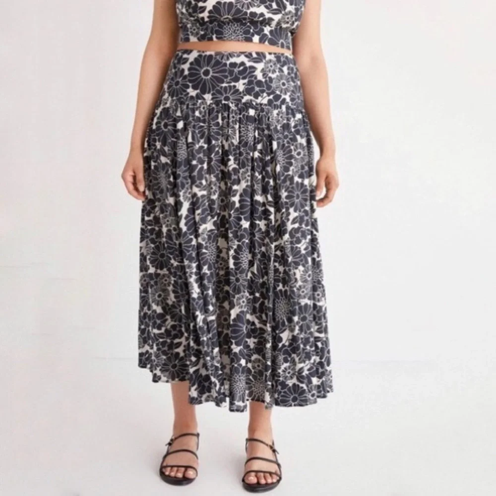 By Anthropologie Daisie Midi Skirt in Black White Size Small